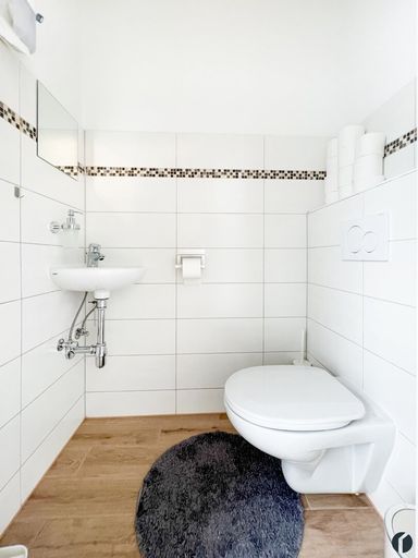 WC mit Handwaschbecken