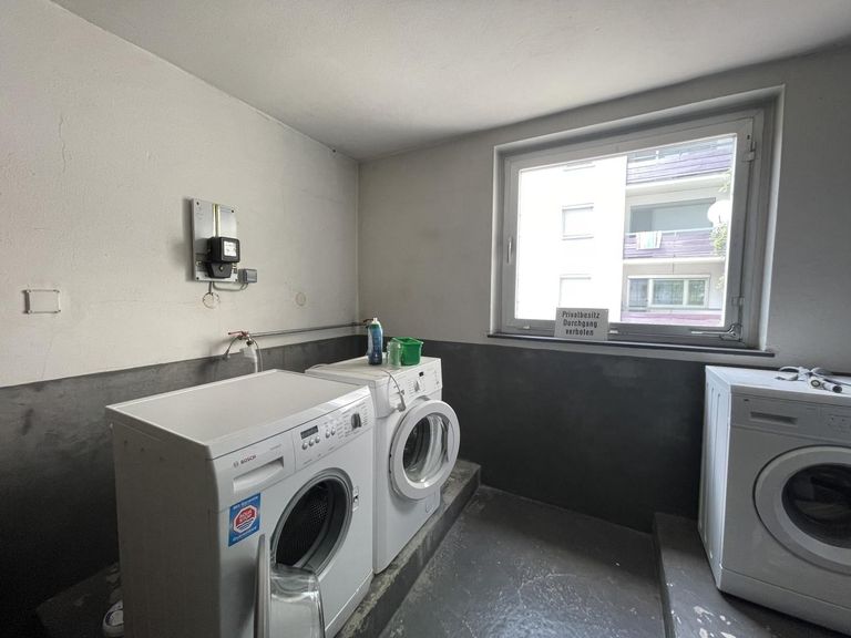 zusätzlicher Waschraum im Nebengebäude