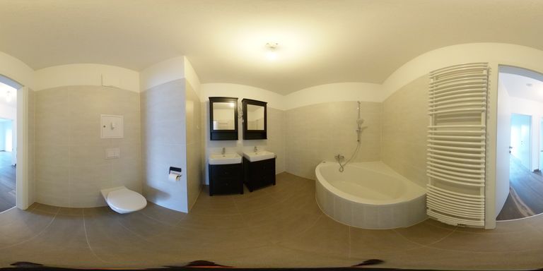 Badezimmer mit Wanne