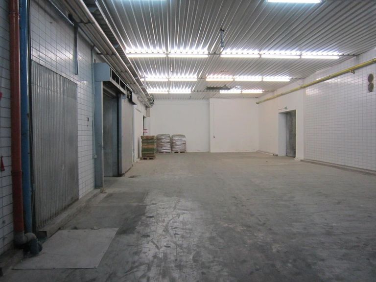 Lager mit Anpaß Rampe