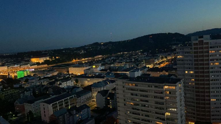 Balkon/Ausblick bei Nacht