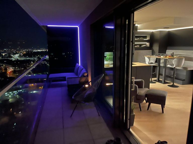 Balkon/Ausblick bei Nacht