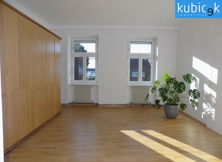 Schlaf-/Arbeitszimmer im OG