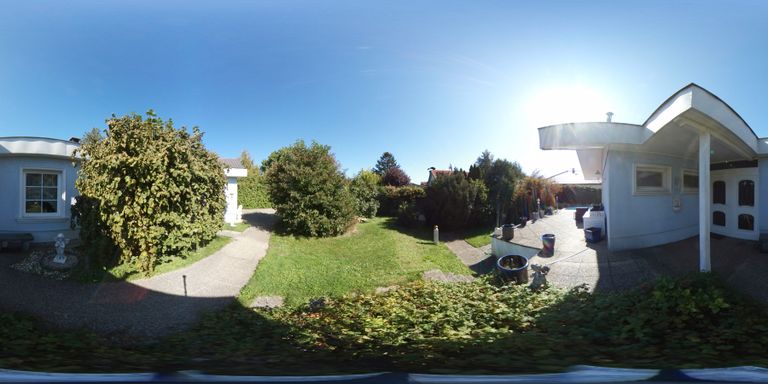 Garten - Hauseingangsbereich - Terrasse