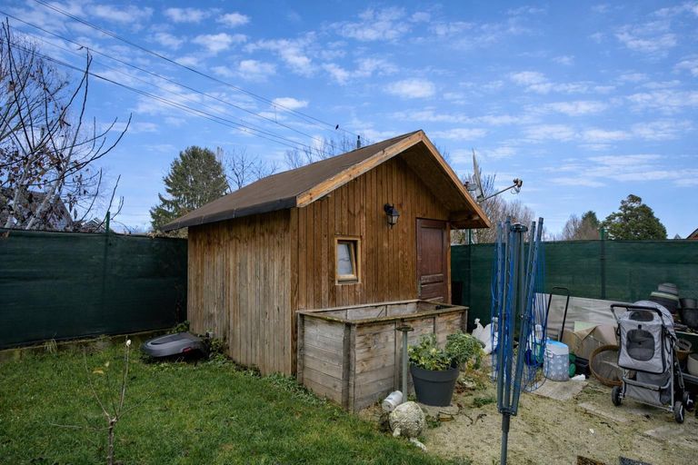 17. Gartenhütte
