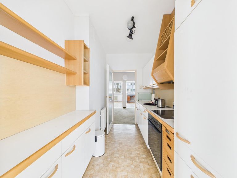 CAM04191G0-PR0074-STILL013