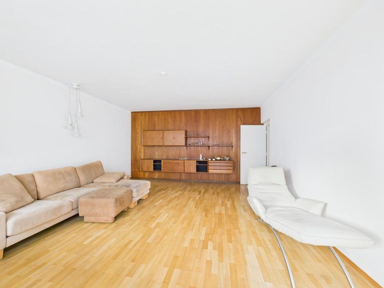 CAM04191G0-PR0074-STILL011