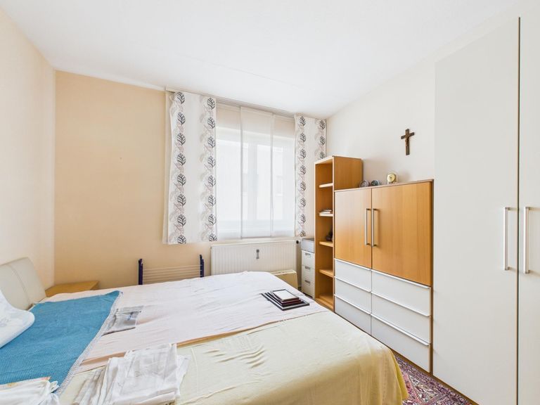 CAM04191G0-PR0073-STILL006