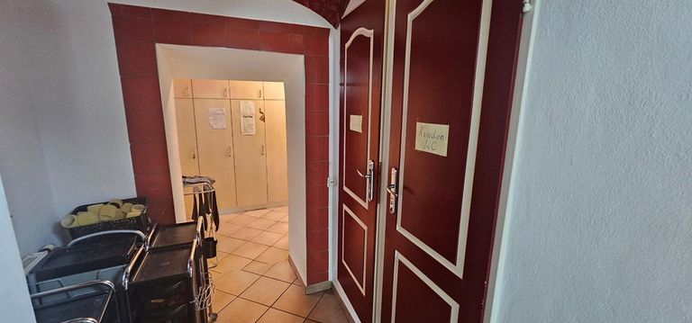 Zugang zu den WC´s und Personalraum