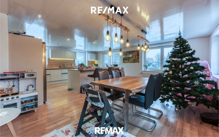 Küche mit Essbereich