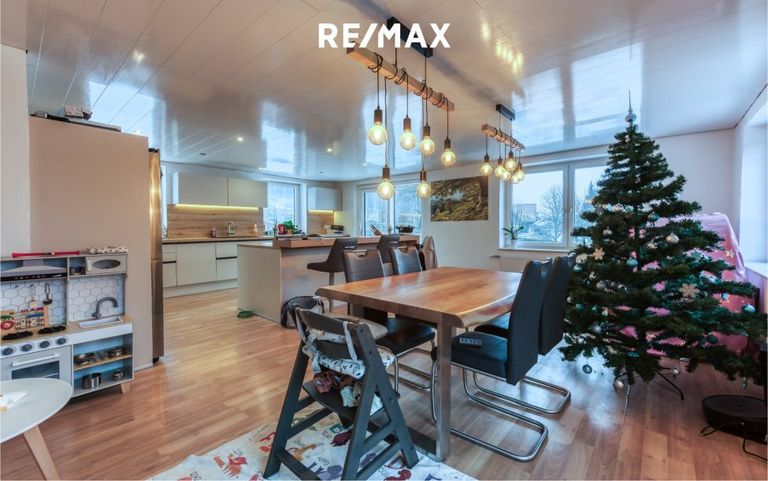 Küche mit Essbereich