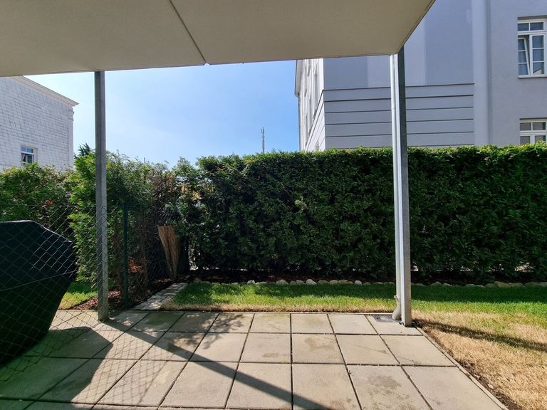 Terrasse / Garten / Sommeraufnahme