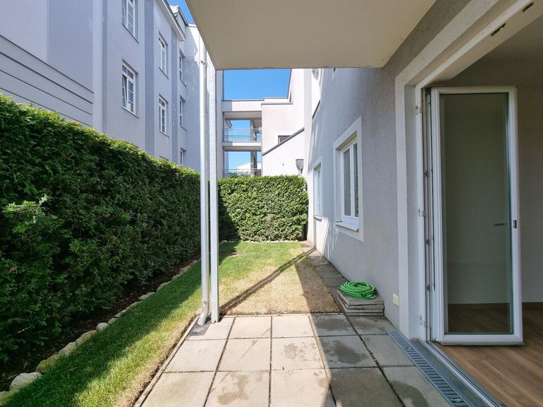 Terrasse / Garten / Sommeraufnahme