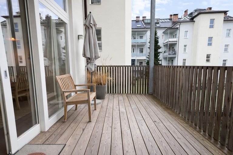 Terrasse groß