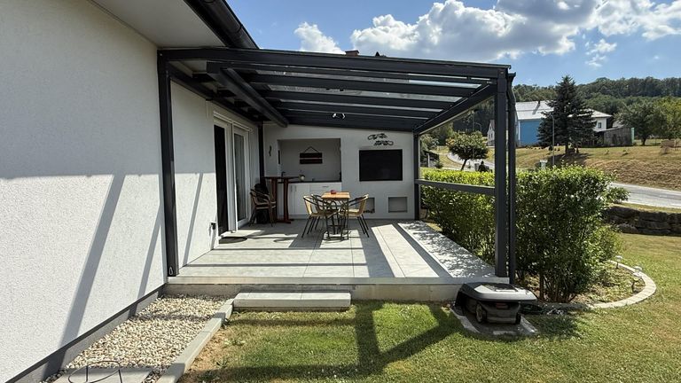 Terrasse mit Grill