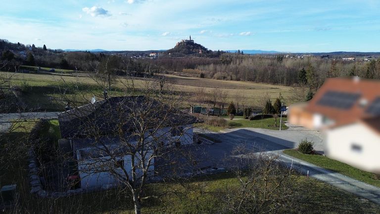 Drohnenansicht zur Burg