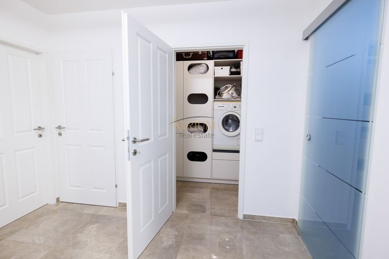 Abstellraum mit WM-Anschluss