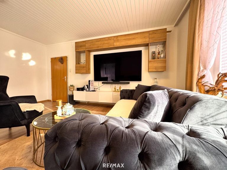 Zimmer 2 OG mit Zugang Terrasse