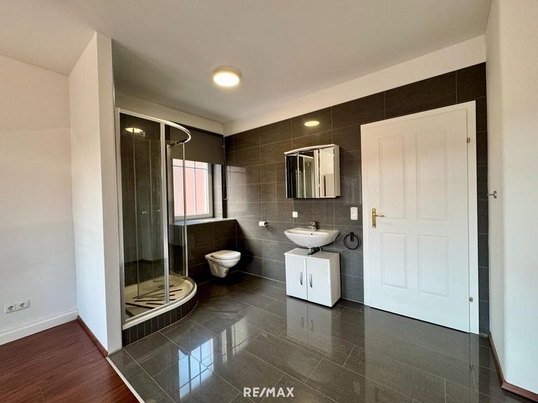 Zimmer 1 mit offenem Bad