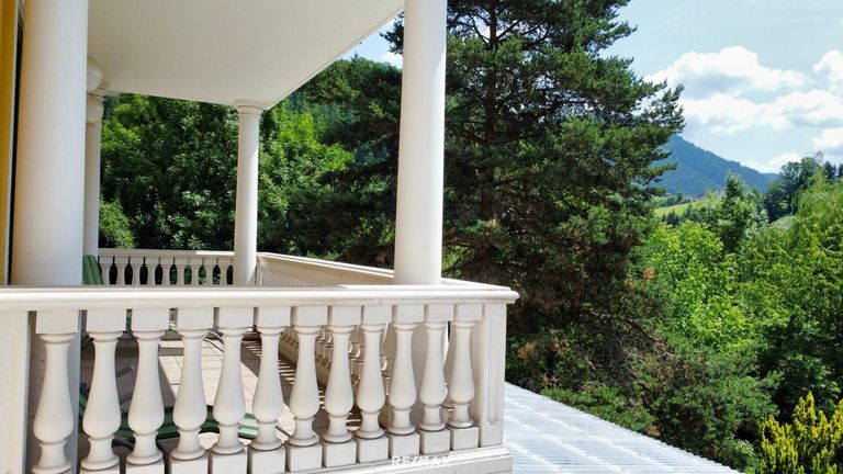 Balkon mit Grünblick