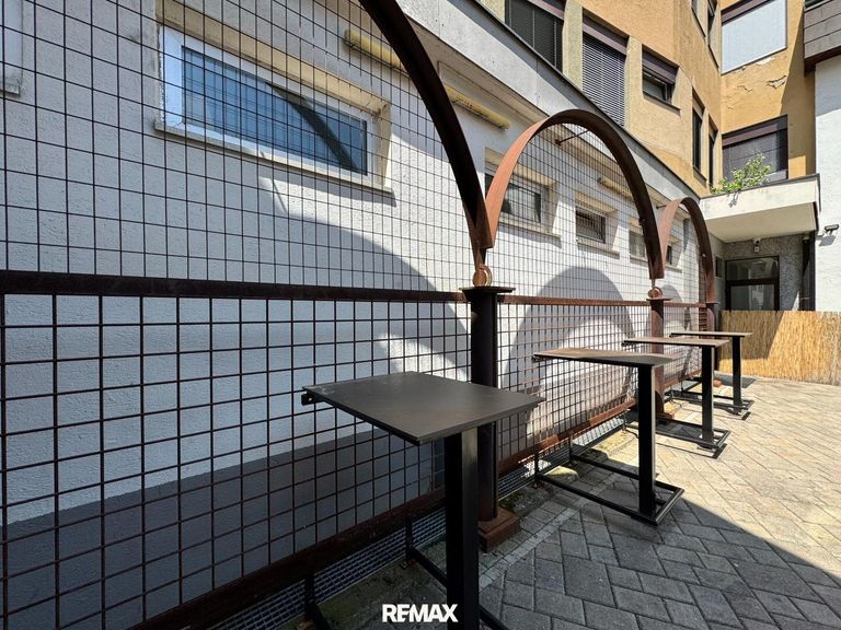 Gastgarten Stehtische