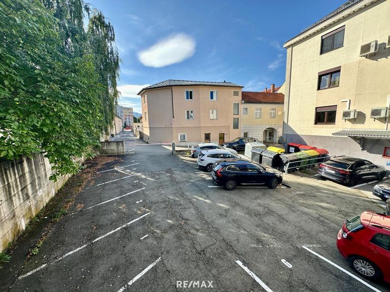 Parkplätze im Innenhof