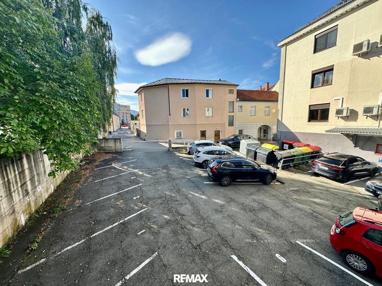 Parkplätze im Innenhof