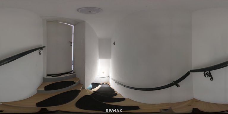 Whg. 2 - Stiegenaufgang