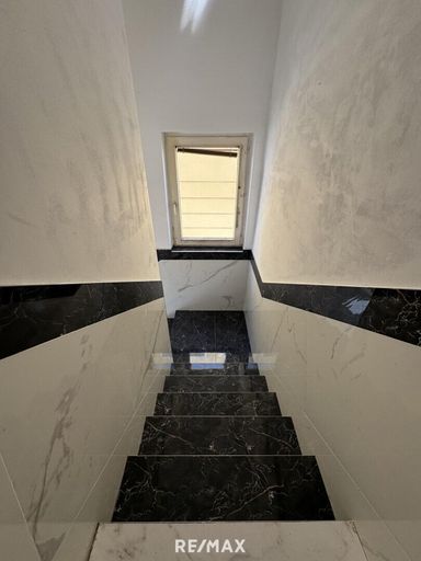 Whg. 1 - Stiegenaufgang