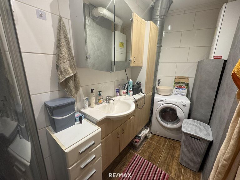 Whg. 2 - Badezimmer OG