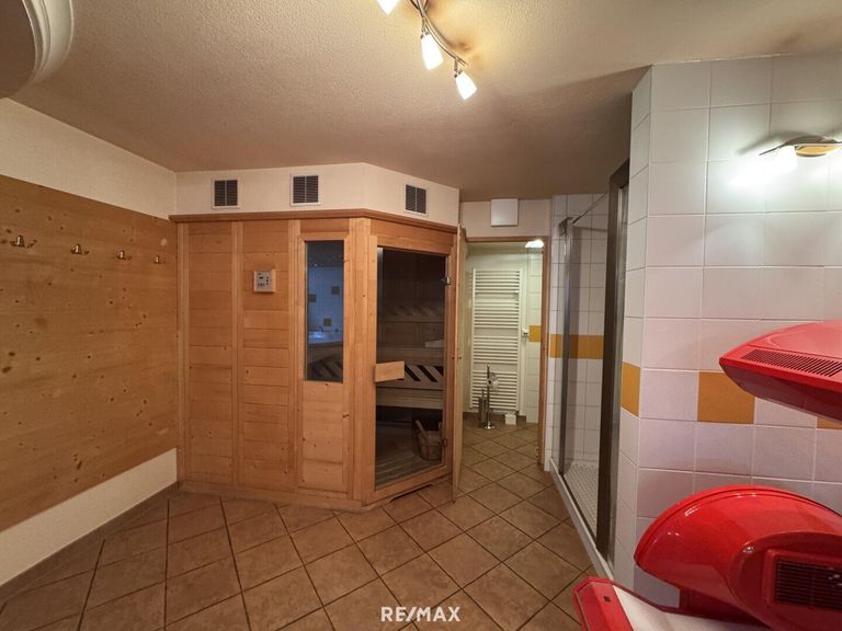 Wohnhaus KG Sauna mit Dusche