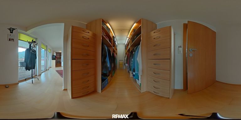 Wohnhaus - OG begehbarer Schrank 1