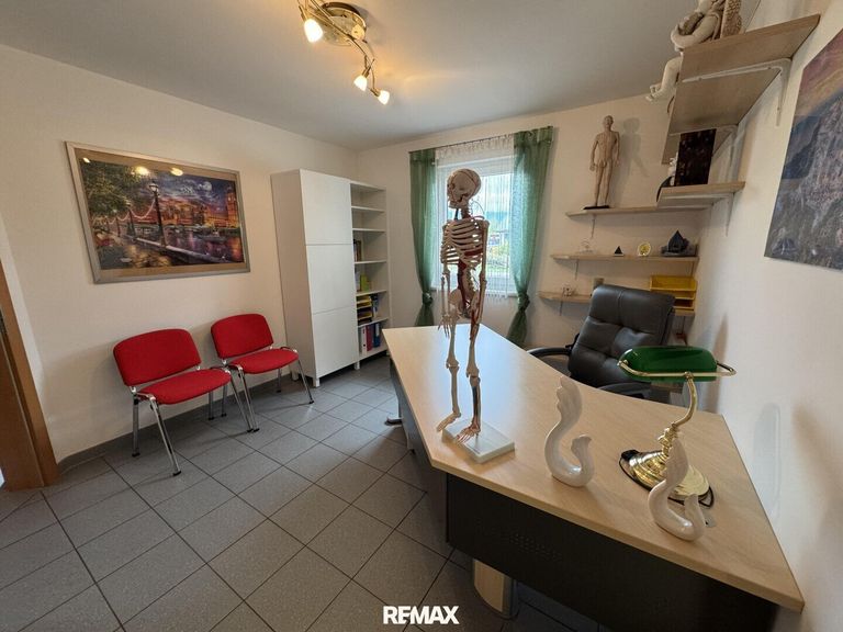 Geschäftshaus Raum 4