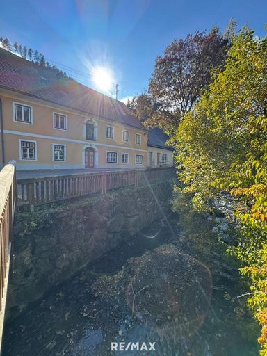 Hausansicht von Brücke