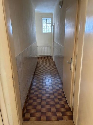 Gang zum WC, Stiege, Grillplatz