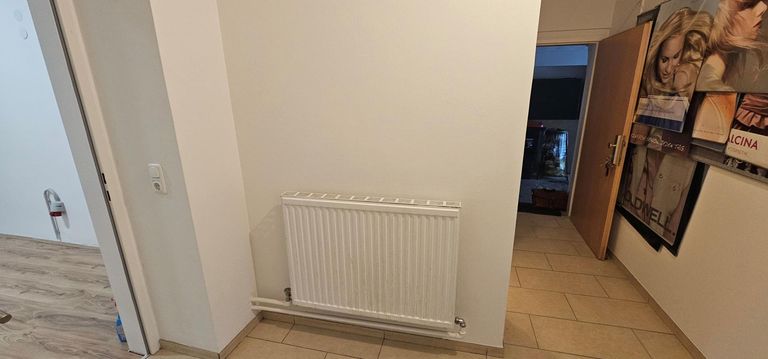 Gang im hinteren Geschäftsraum 2. Ansicht