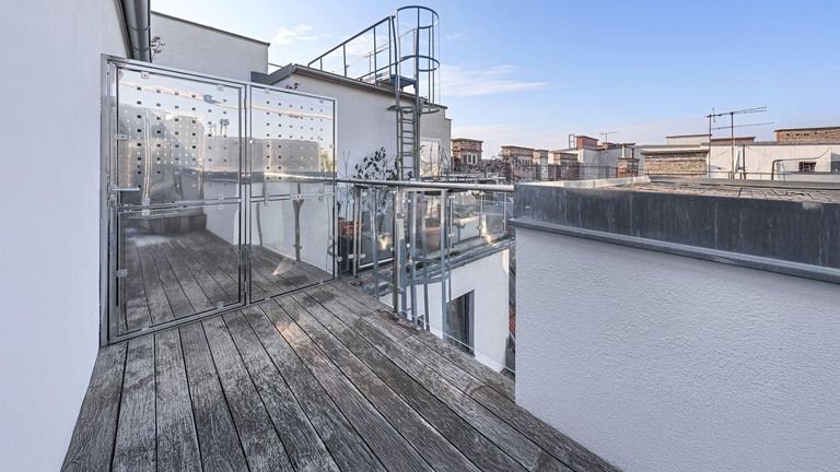 Westseitige Terrasse