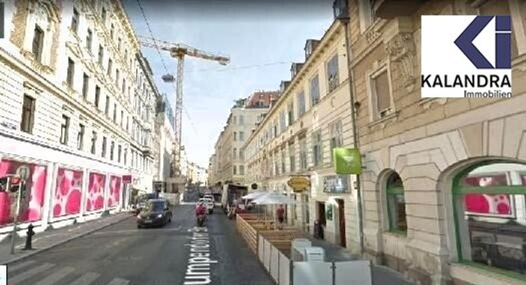 Straßenfront