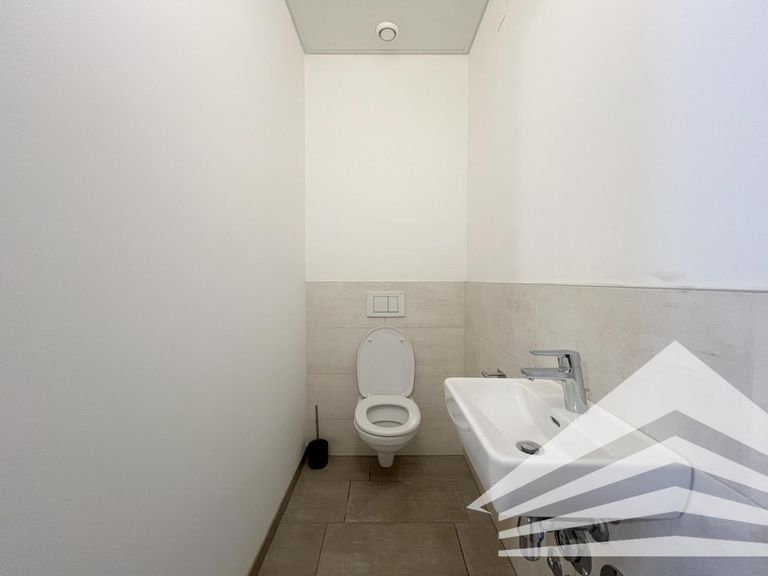 WC inkl. Handwaschbecken