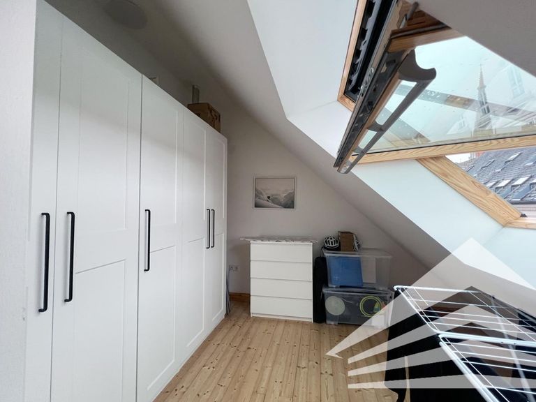 4. OG - Schrankraum/Büro