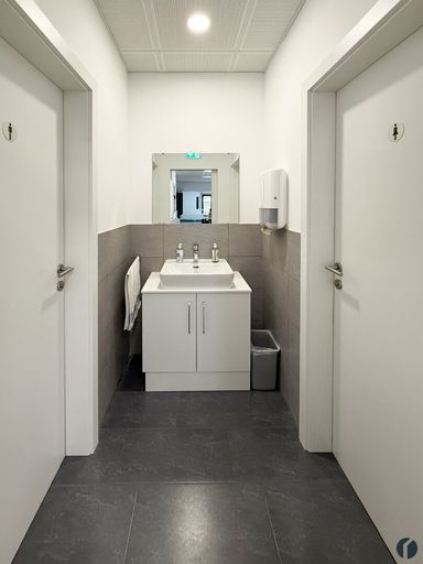 getrennte WC-Anlage