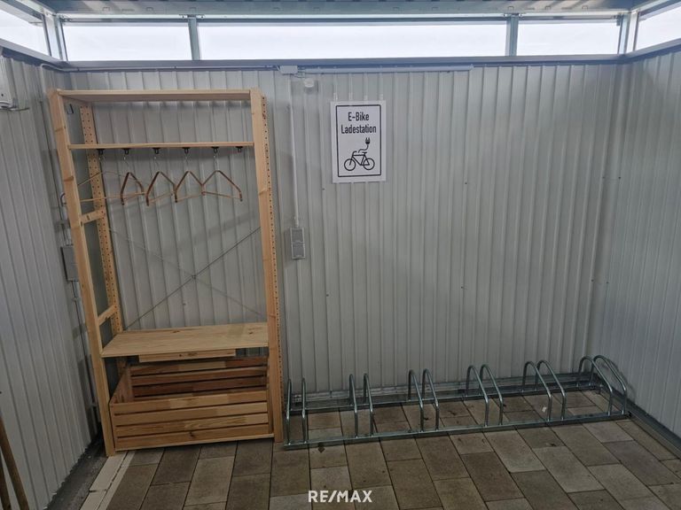 Gartenhütte mit E-Bike Ladestation