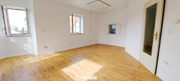 Wohnzimmer mit Blick zur Küche