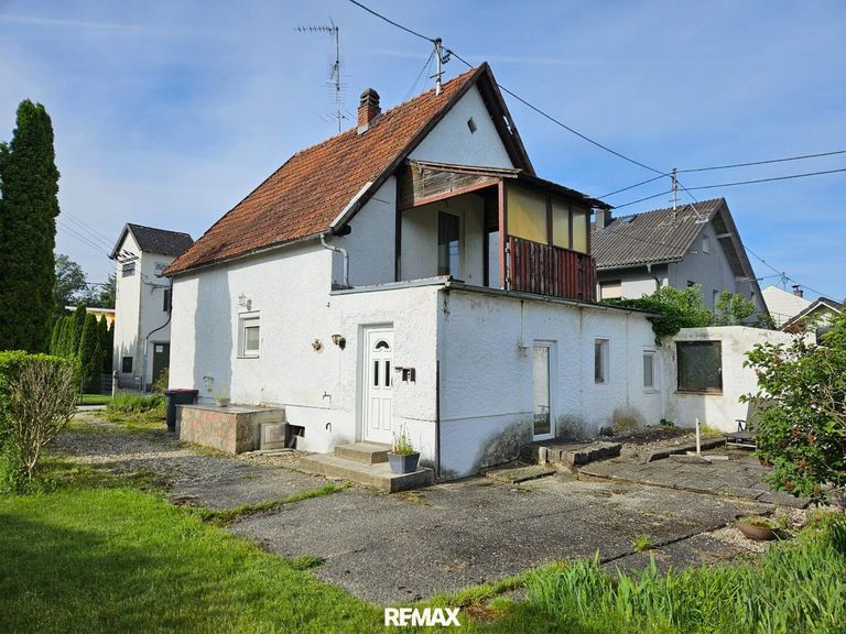 Sanierungsbedürftiges Haus