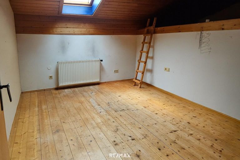 Zimmer 1 über Garage