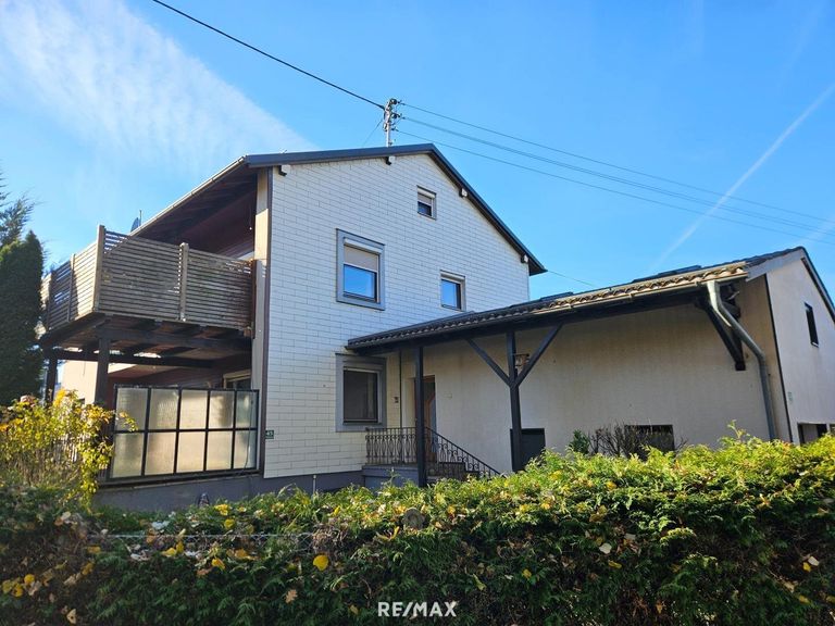 Großes Haus in Ranshofen bei Braunau