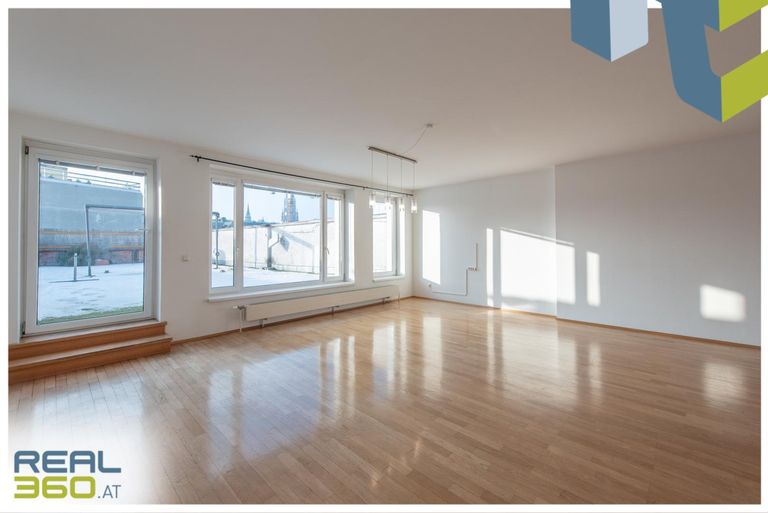 Schöner sonniger Essbereich