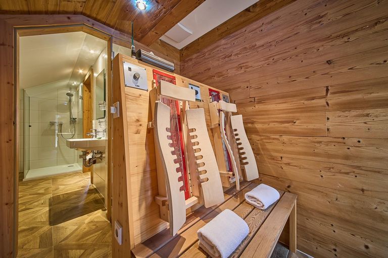 Infrarotbereich und Badezimmer Dachgeschoss Hern