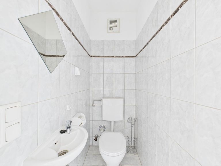 CAM04191G0-PR0077-STILL009