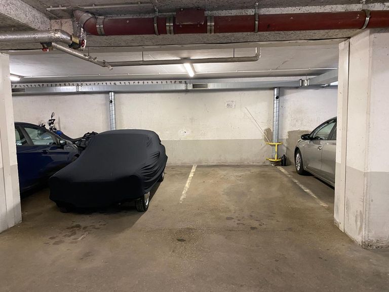 Garagen-Stellplatz